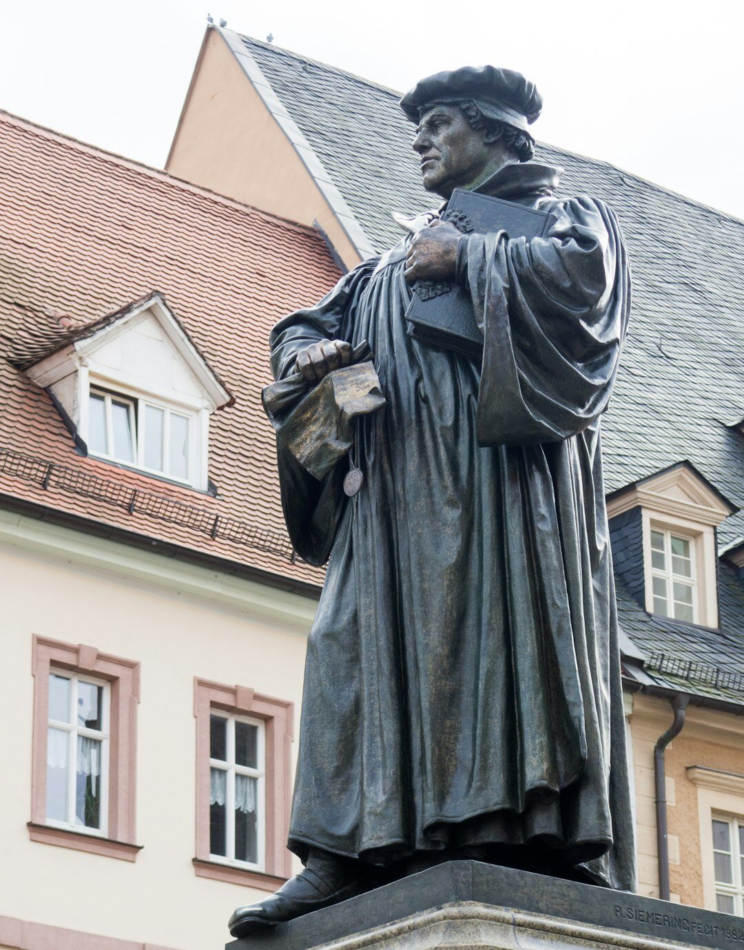 Portrait of a German man in his late 30s, survey methodologist